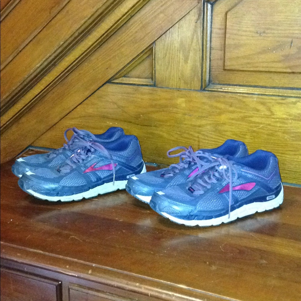 2 PAIR! Brooks Women's Running Shoes 10
